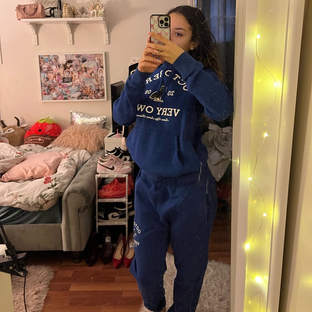 October’s very own OVO collegiate hoodie and sweatpants tracksuit Drake. UNISEX